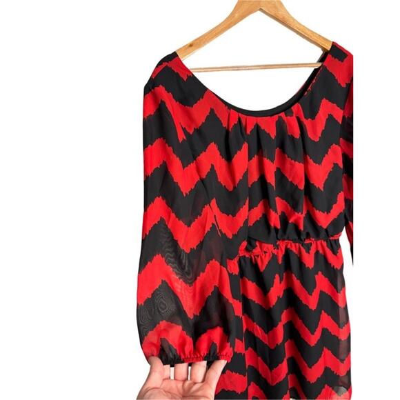 Love Reign Chevron Dress Red Black Size XL Lined Scoop Neck Elastic Waist - Picture 3 of 7
